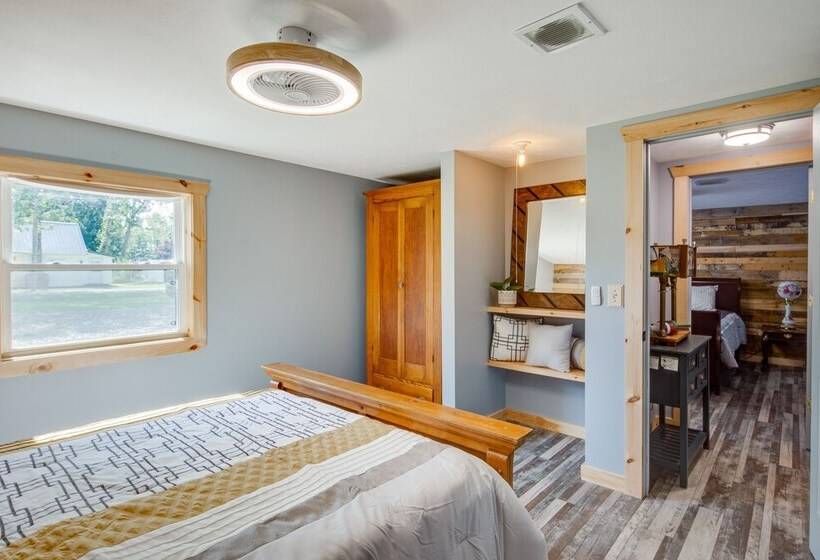 Charming Lake Chautauqua Home: Walk To Water!