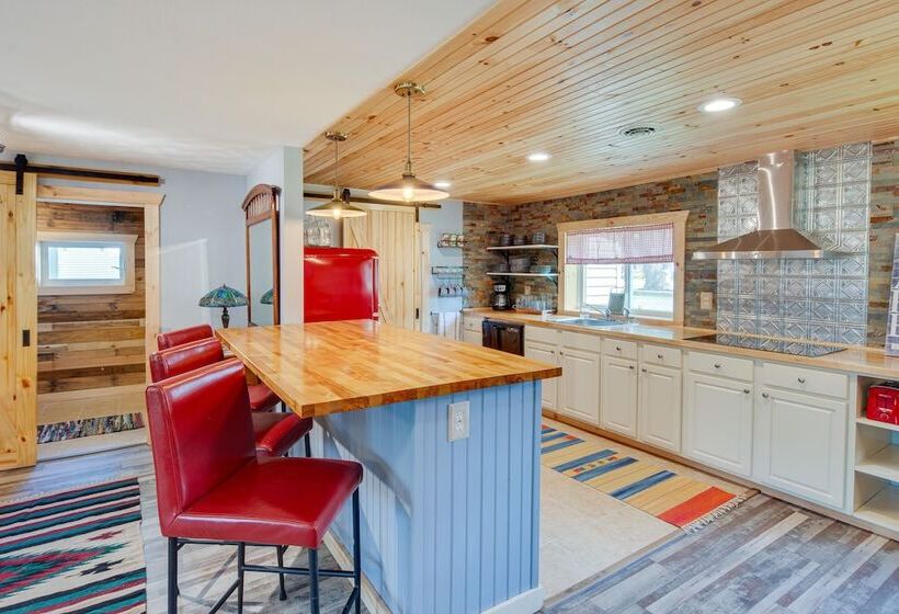 Charming Lake Chautauqua Home: Walk To Water!