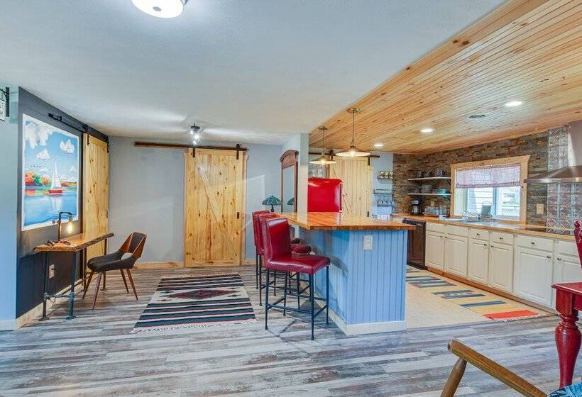 Charming Lake Chautauqua Home: Walk To Water!