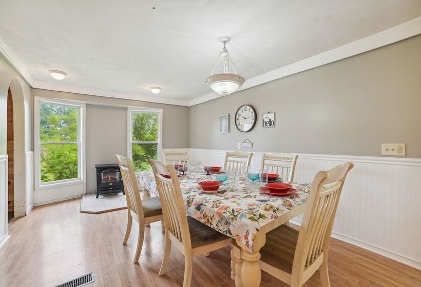 Charming Mio Family Retreat Near Mio Dam Pond!