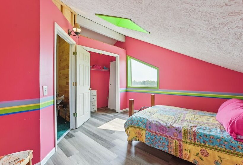 Charming Mio Family Retreat Near Mio Dam Pond!