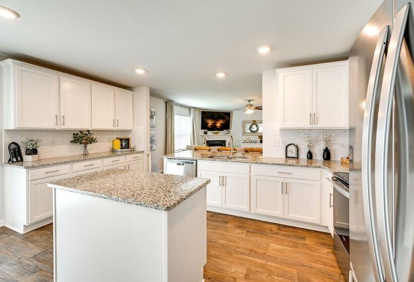 Charming New Bern Retreat Near Historic Downtown!