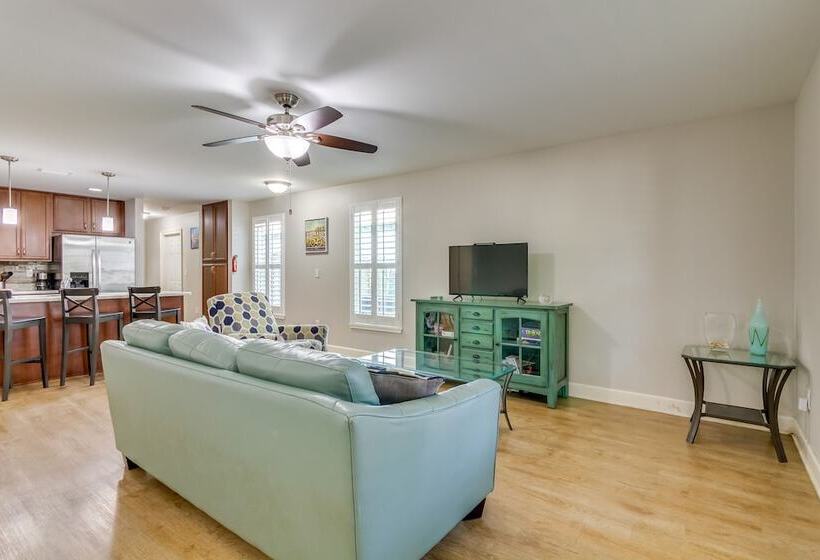 Charming Pensacola Home Rental: 2 Mi To Beach!