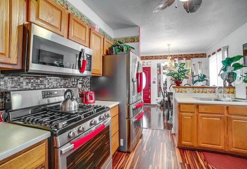 Charming Pittsburgh Home 2 Mi To Downtown!