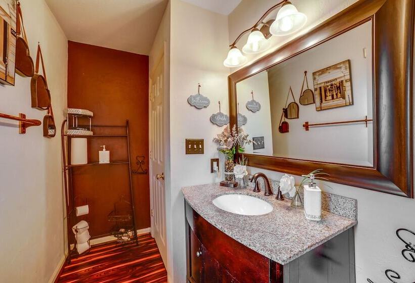 Charming Pittsburgh Home 2 Mi To Downtown!