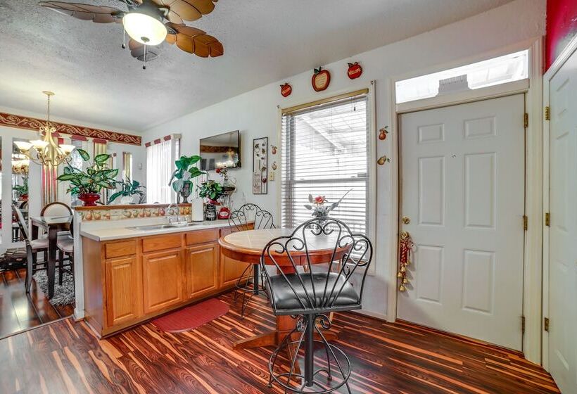 Charming Pittsburgh Home 2 Mi To Downtown!