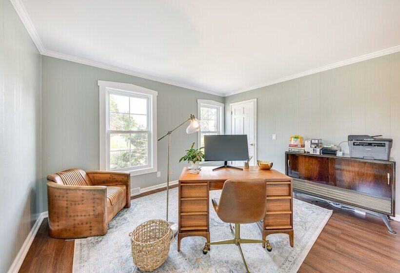 Charming Racine Home   Walk To Lake Michigan!