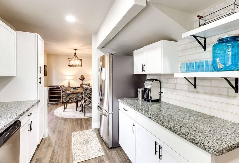 Community Perks & Patio: Sun Lakes Home!