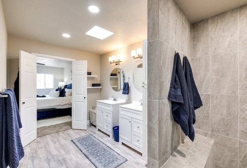 Community Perks & Patio: Sun Lakes Home!