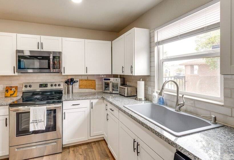 Community Perks & Patio: Sun Lakes Home!