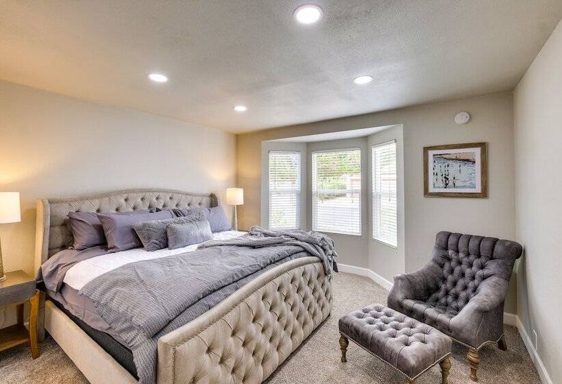 Community Perks & Patio: Sun Lakes Home!