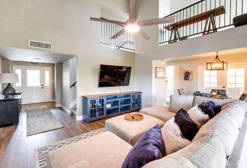 Community Perks & Patio: Sun Lakes Home!