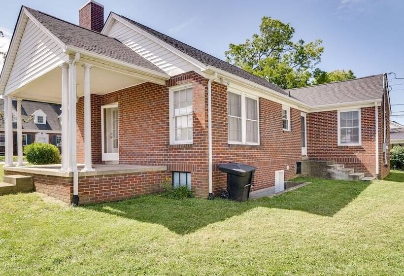 Charming Tullahoma Stay W/ Great Walkable Location