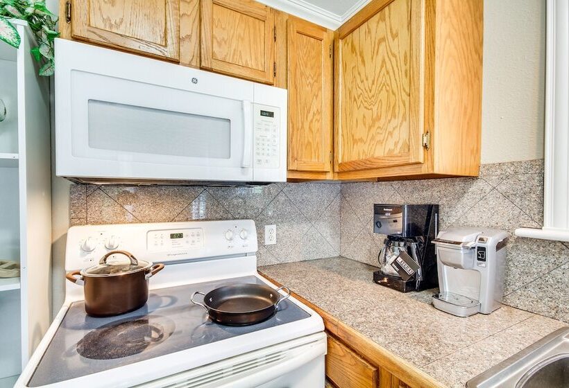 Waveland Retreat W/ Yard: Walkable Location