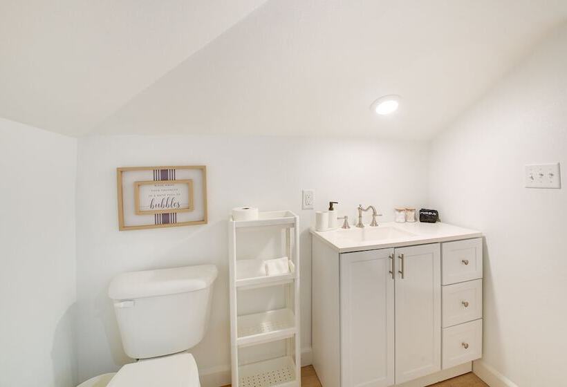 Chic Hot Springs Vacation Rental, Walk To Town!