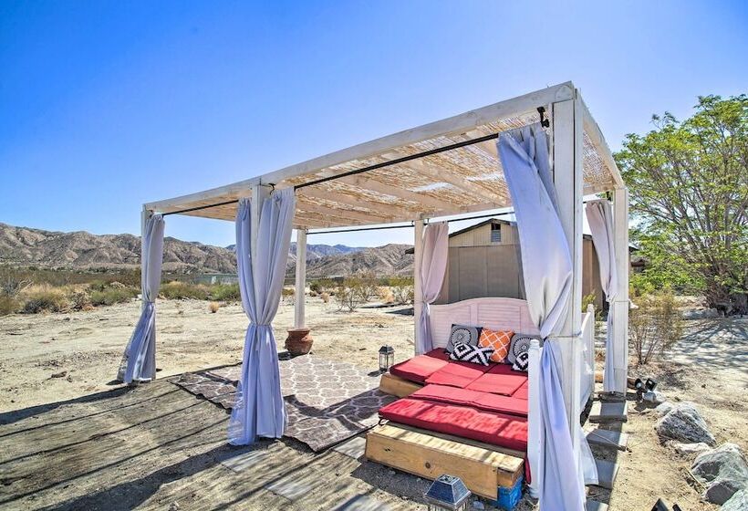 Chic Morongo Valley Home: Mtn Views & Pergola