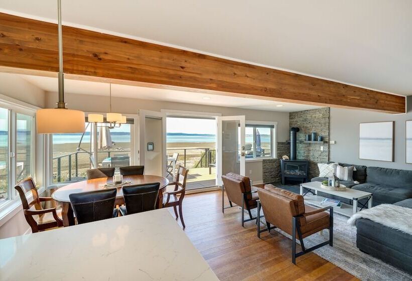 Coastal Pnw Home On Swimmable Beach W/ Hot Tub!