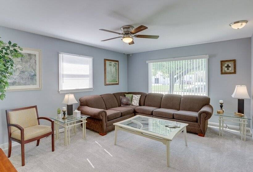 Comfortable Milwaukee Abode ~ 10 Mi To Downtown!