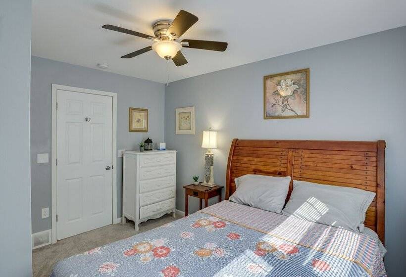 Comfortable Milwaukee Abode ~ 10 Mi To Downtown!