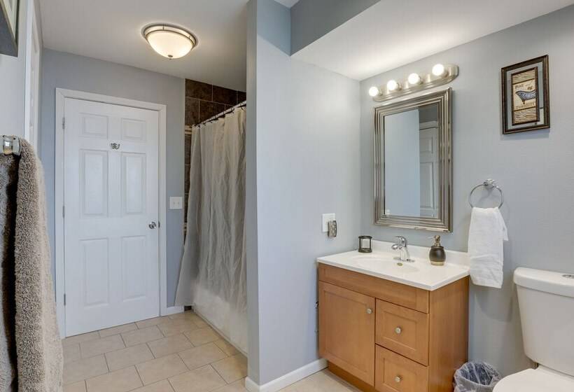 Comfortable Milwaukee Abode ~ 10 Mi To Downtown!
