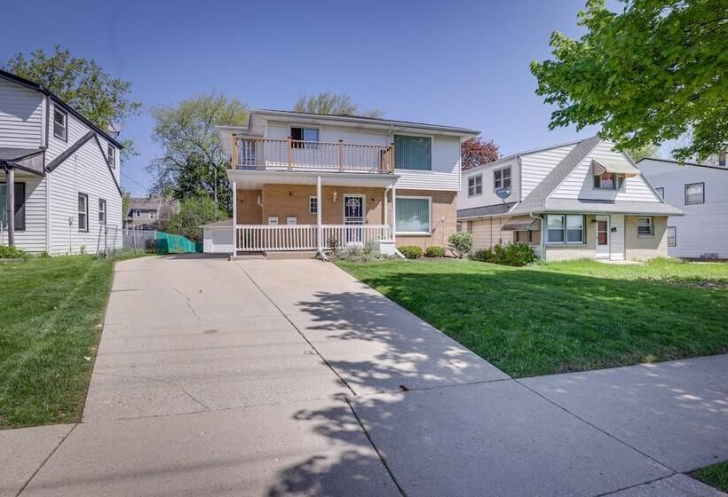 Comfortable Milwaukee Abode ~ 10 Mi To Downtown!