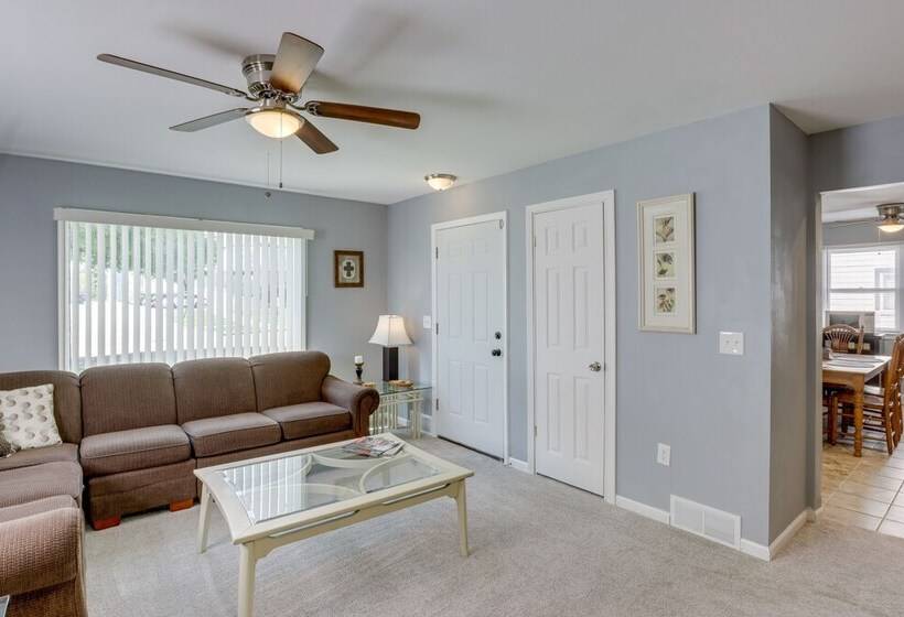 Comfortable Milwaukee Abode ~ 10 Mi To Downtown!