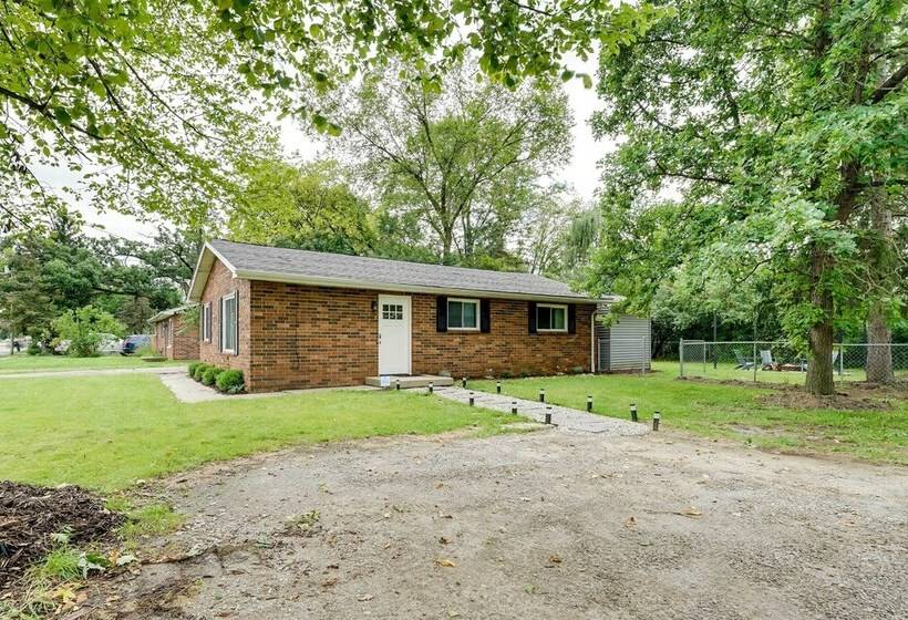 4 Mi To Michigan Stadium: Cozy Home W/ Fire Pit!