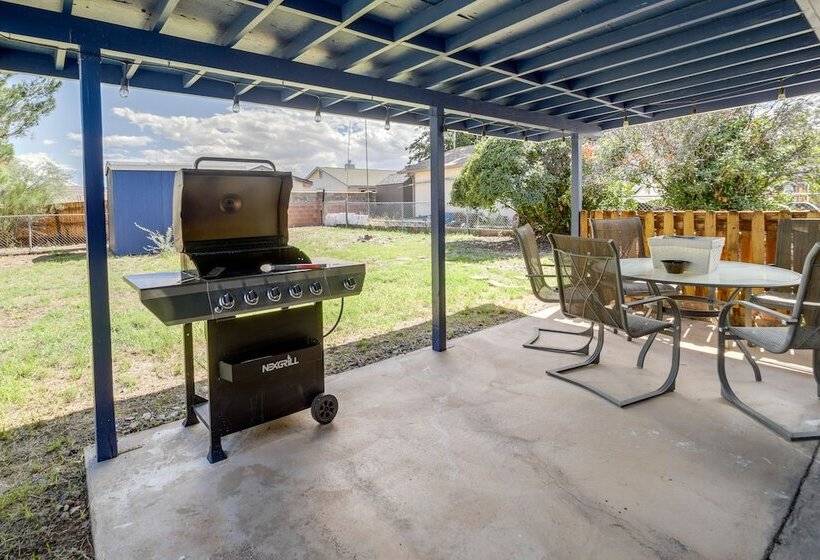 Cozy Cottonwood Home W/ Covered Patio & Gas Grill!