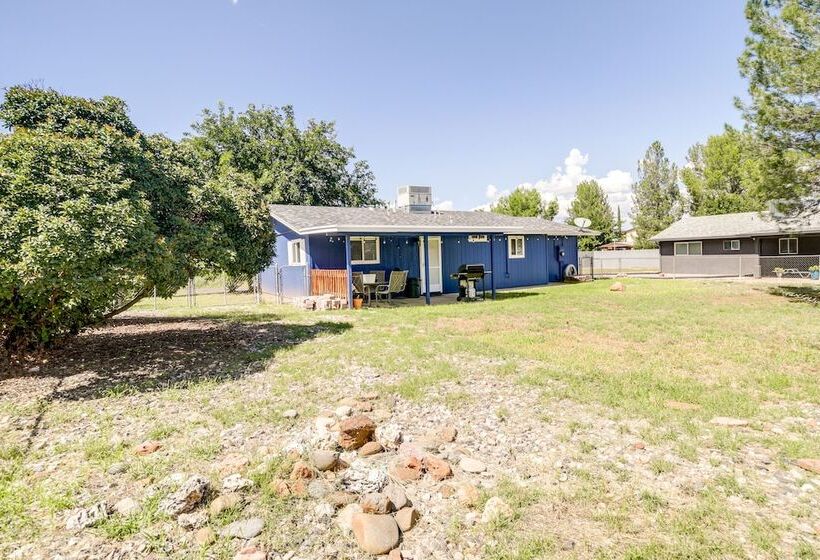 Cozy Cottonwood Home W/ Covered Patio & Gas Grill!