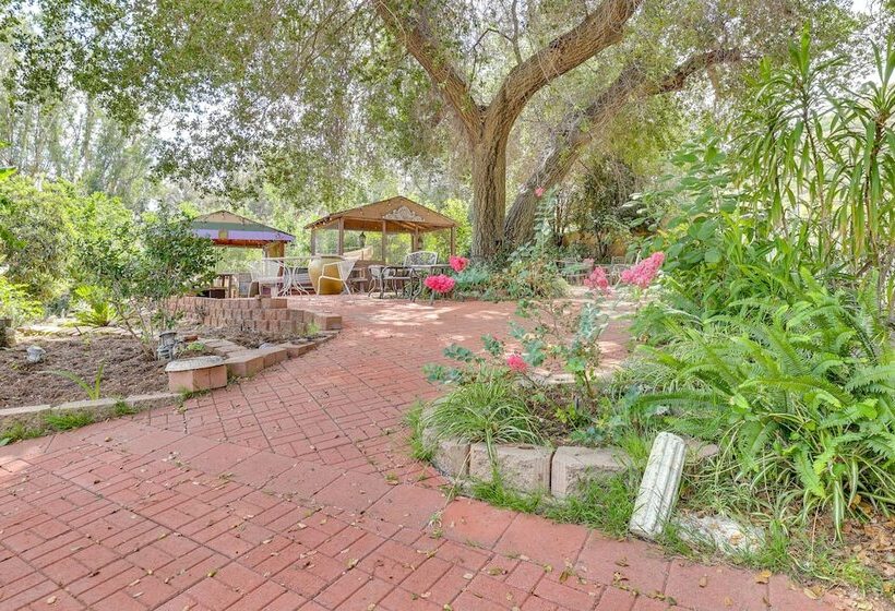 Cozy Escondido Escape Near Hiking & Downtown!