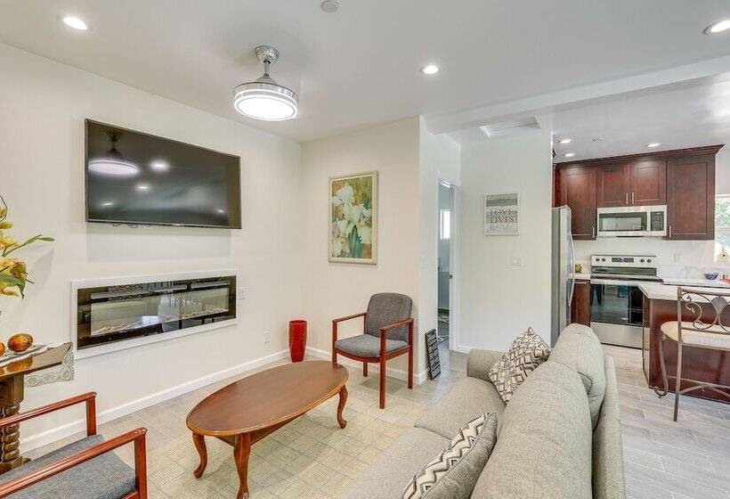 Cozy Escondido Escape Near Hiking & Downtown!