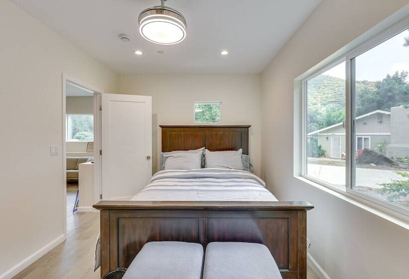 Cozy Escondido Escape Near Hiking & Downtown!