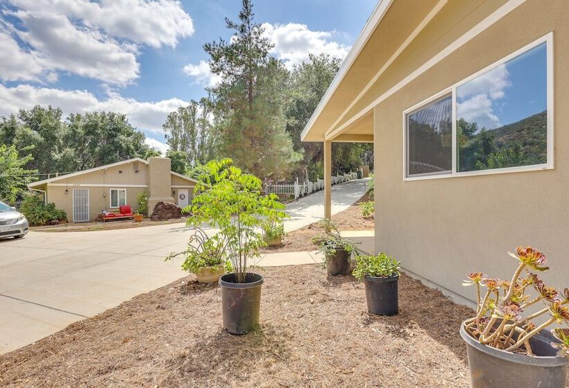 Cozy Escondido Escape Near Hiking & Downtown!