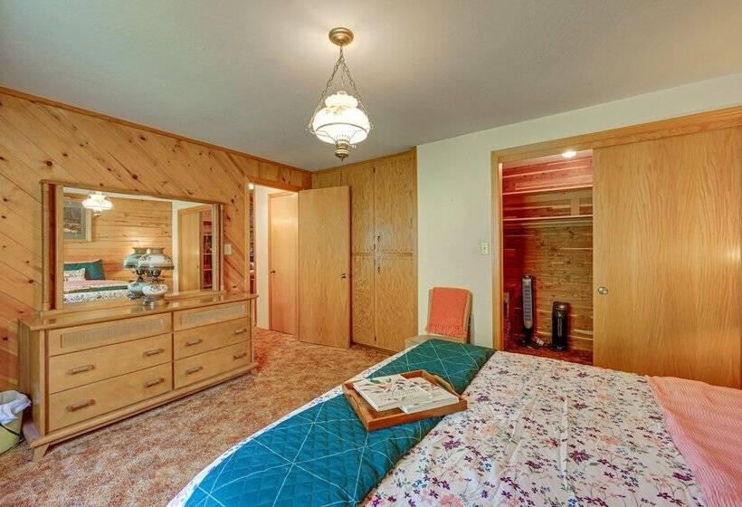 Countryside Views: Family Friendly Badger Cabin