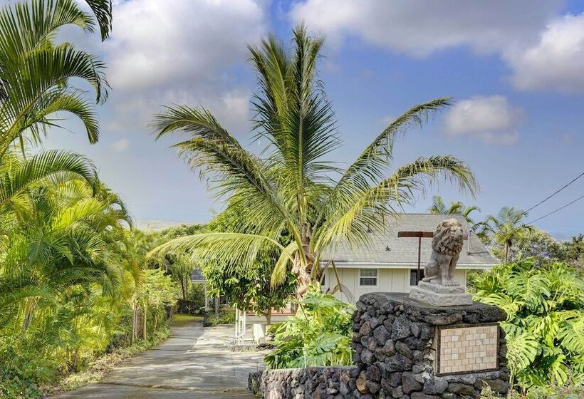 Cozy Kona Coast Apt W/ Lanai ~ 8 Miles To Beach!