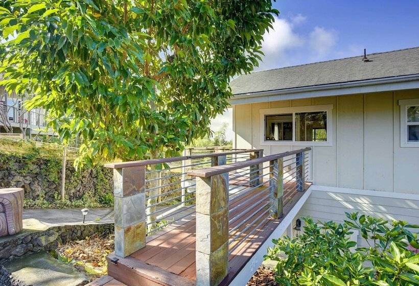 Cozy Kona Coast Apt W/ Lanai ~ 8 Miles To Beach!