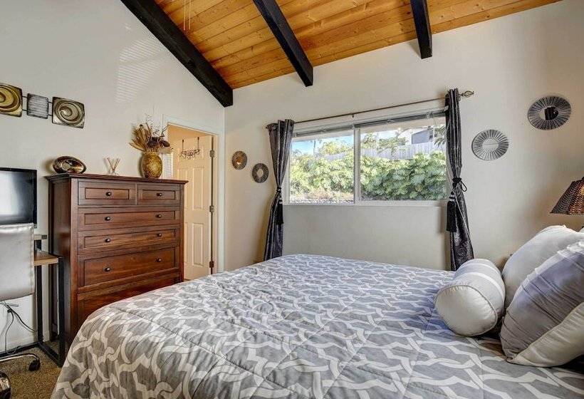 Cozy Kona Coast Apt W/ Lanai ~ 8 Miles To Beach!