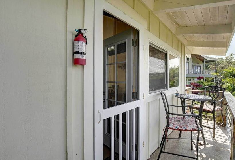 Cozy Kona Coast Apt W/ Lanai ~ 8 Miles To Beach!