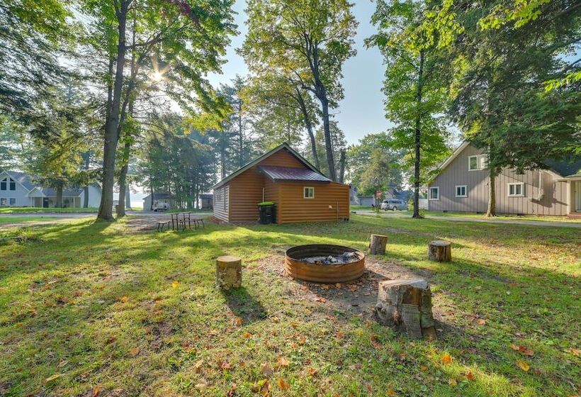 Cozy Otsego Lake Cabin: < 1 Mi To Sandy Beach!
