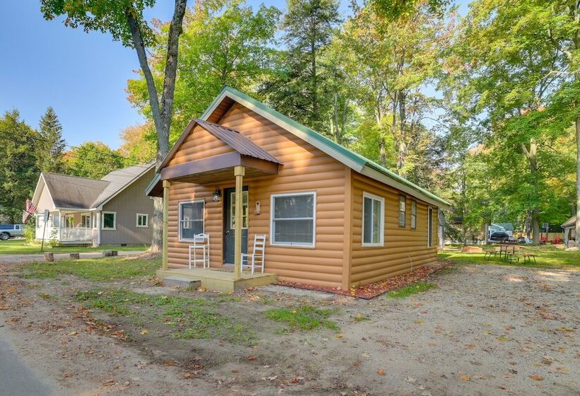 Cozy Otsego Lake Cabin: < 1 Mi To Sandy Beach!