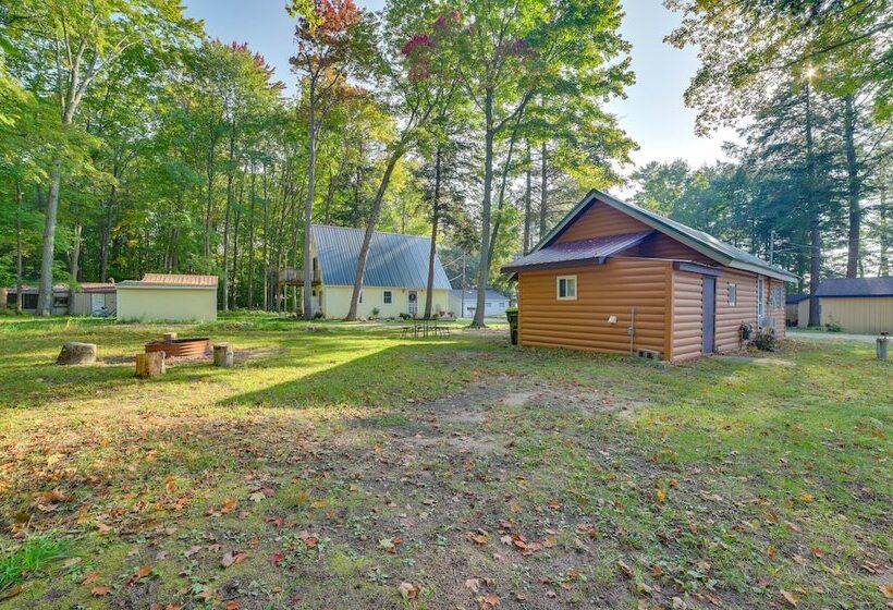 Cozy Otsego Lake Cabin: < 1 Mi To Sandy Beach!