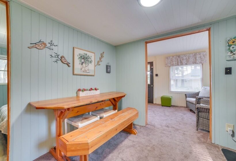 Cozy Otsego Lake Cabin: < 1 Mi To Sandy Beach!