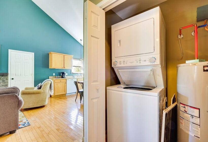 Cozy Resort Style Escape On Taylorsville Lake!