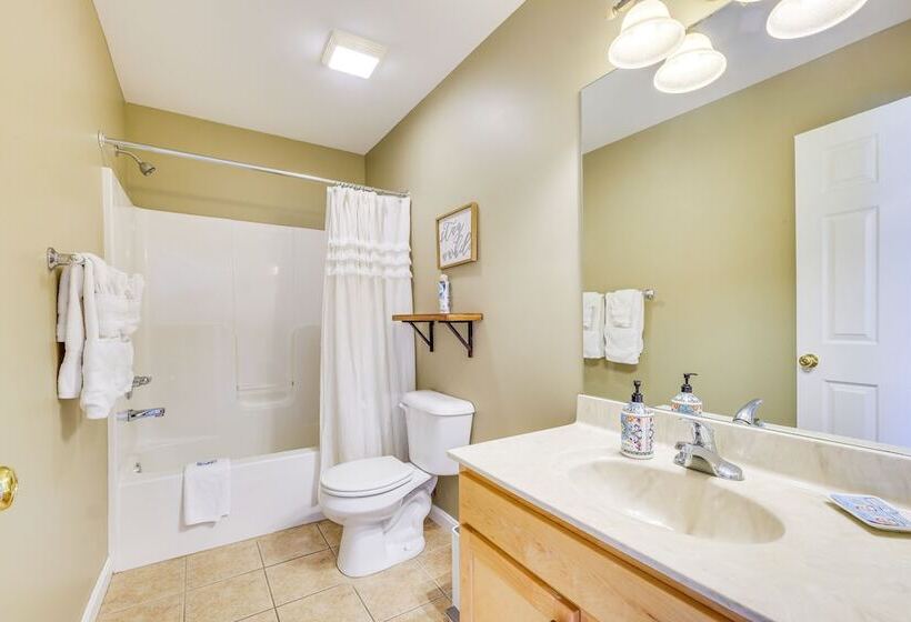 Cozy Resort Style Escape On Taylorsville Lake!