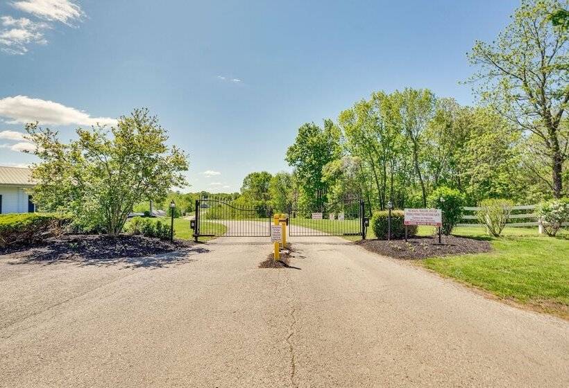 Cozy Resort Style Escape On Taylorsville Lake!