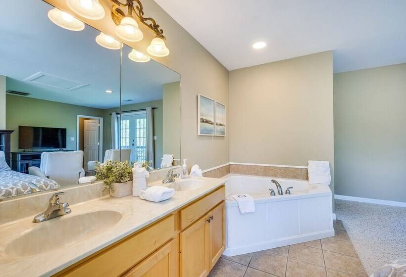 Cozy Resort Style Escape On Taylorsville Lake!