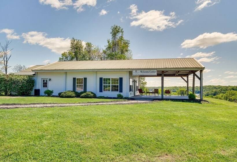 Cozy Resort Style Escape On Taylorsville Lake!