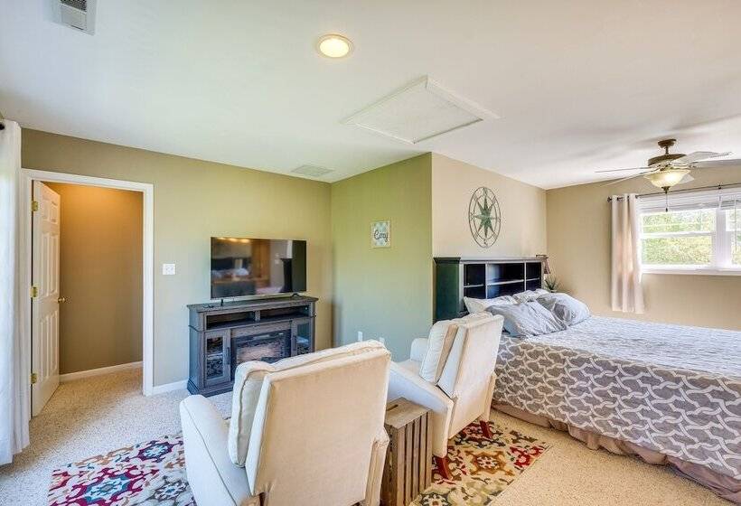 Cozy Resort Style Escape On Taylorsville Lake!