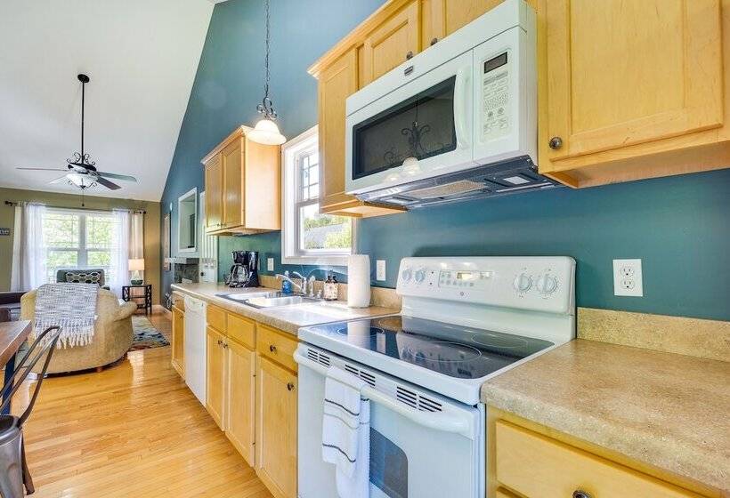 Cozy Resort Style Escape On Taylorsville Lake!