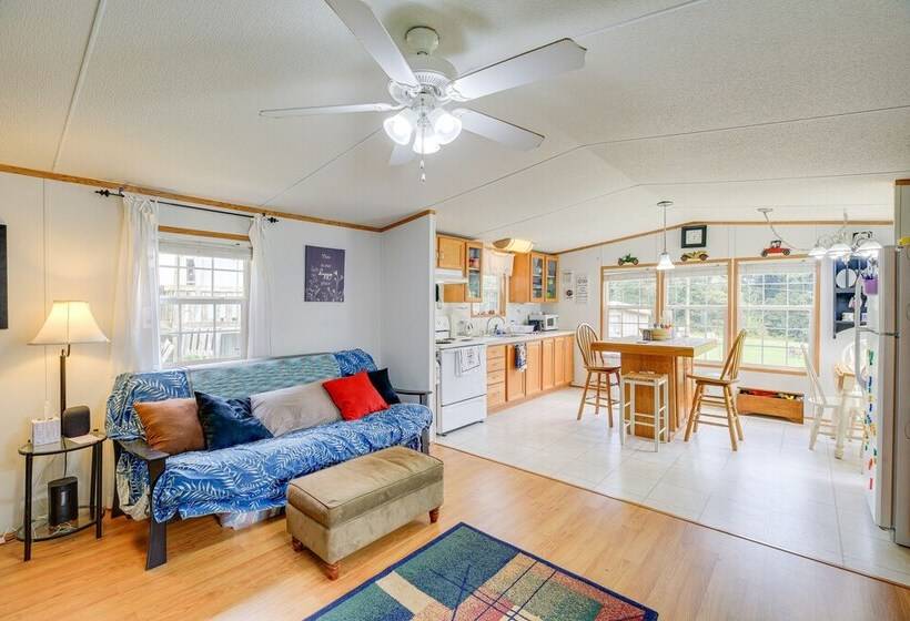 Creekfront Max Meadows Mobile Home With Deck!